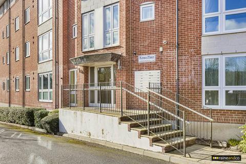 16, Kings Place North Drive, Hatfield, AL9 5EG