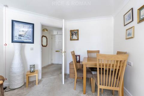 1 bedroom retirement property for sale, Oyster Lane, West Byfleet KT14