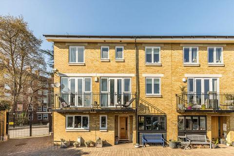 4 bedroom end of terrace house for sale, Thomas More Street, London E1W