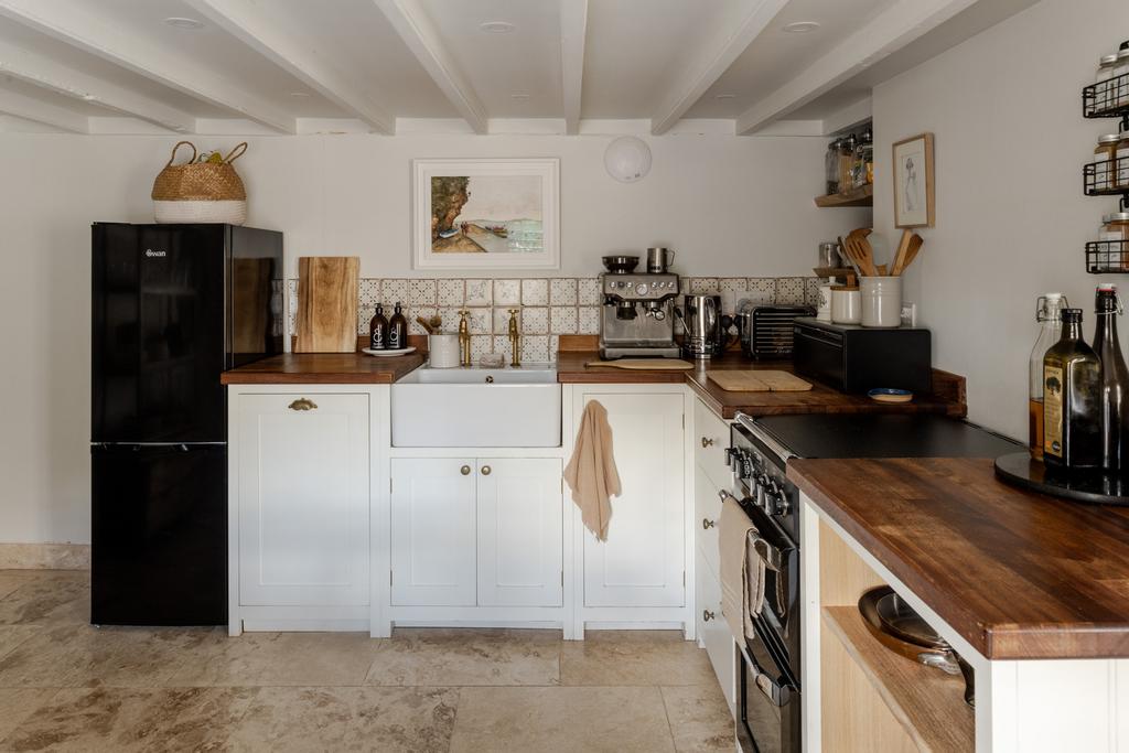266982   20250228 rose cottage gweek inigo 26 h...