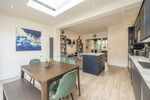 4 bedroom terraced house for sale, Ascot Road, London SW17