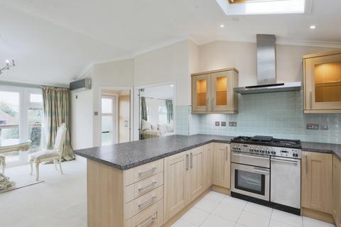 3 bedroom park home for sale, Stratford-upon-Avon, Warwickshire, CV37