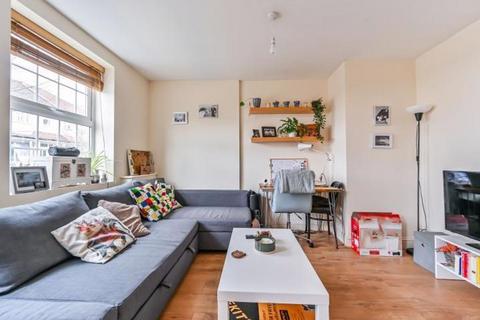 2 bedroom flat for sale, CLONE - 1a Denison Road, London