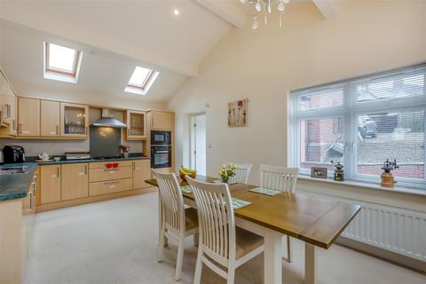 5 bedroom semi-detached house for sale, Darlington Road, Richmond