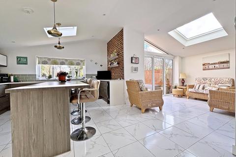 4 bedroom semi-detached house for sale, Kingswood Road, Bromley, BR2