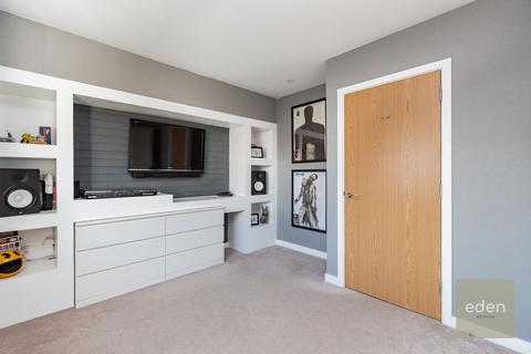 9 Hambrook Road, Snodland, ME6 5SQ