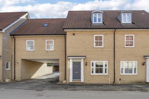 4 bedroom link detached house for sale, Abbots Gate, Bury St. Edmunds
