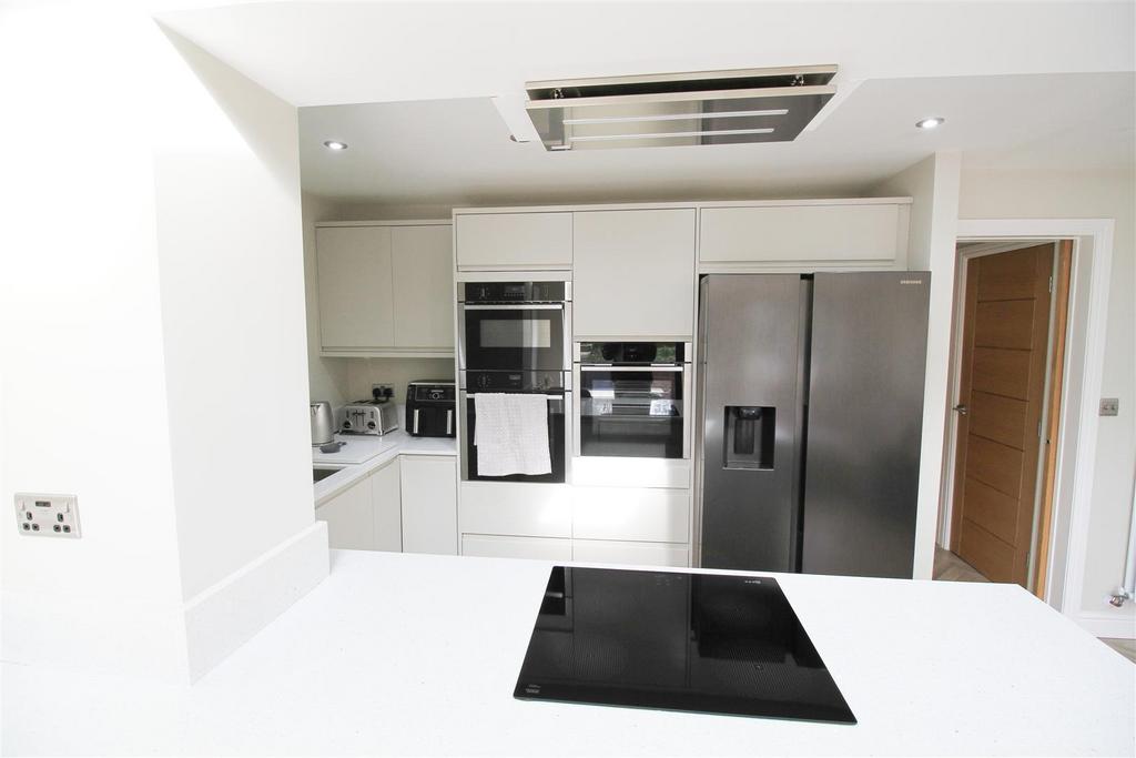 Kitchen..jpg