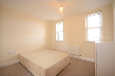 2 bedroom flat to rent, St. Leonards Road, Windsor, SL4