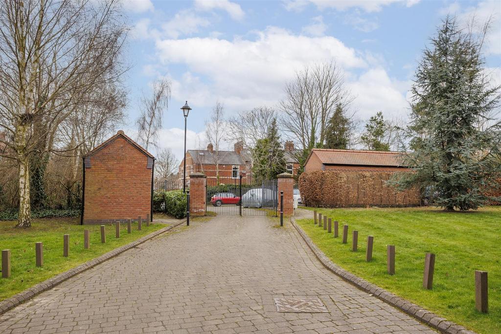 9 Masters House 8.jpg