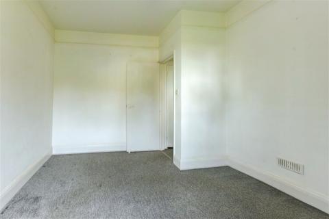 1 bedroom flat to rent, 4, 50 Crescent Road, Worthing BN11