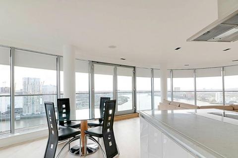 3 bedroom apartment to rent, 3 Fairmont Avenue, Canary Wharf E14