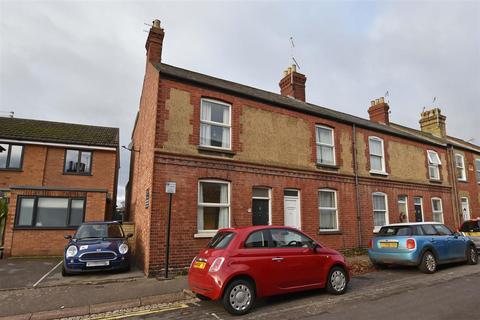 2 bedroom end of terrace house to rent, Vine Street, Stamford