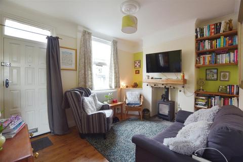 2 bedroom end of terrace house to rent, Vine Street, Stamford