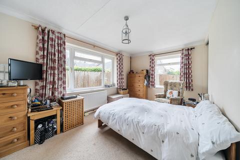 4 bedroom bungalow for sale, Spencer Close, Four Marks, Alton, Hampshire, GU34