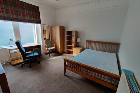 2 bedroom flat to rent, Bridge Street, St. Andrews