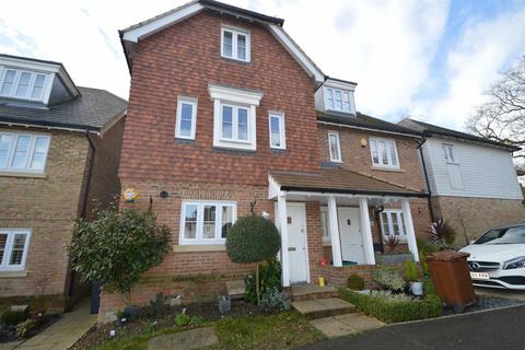 4 bedroom semi-detached house to rent, Watson Way, Crowborough