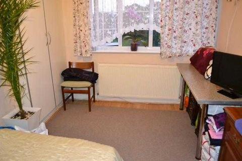 1 bedroom apartment to rent, Honeypot Lane, Stanmore