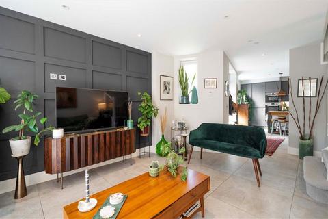 2 bedroom terraced house for sale, Court Mews, London SE13