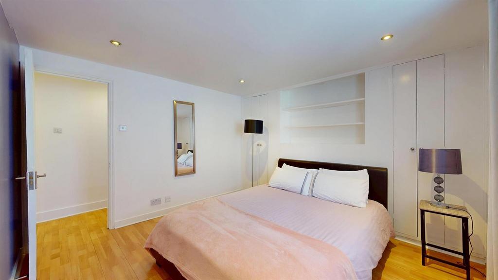 18 KRbedroom2.2.jpg