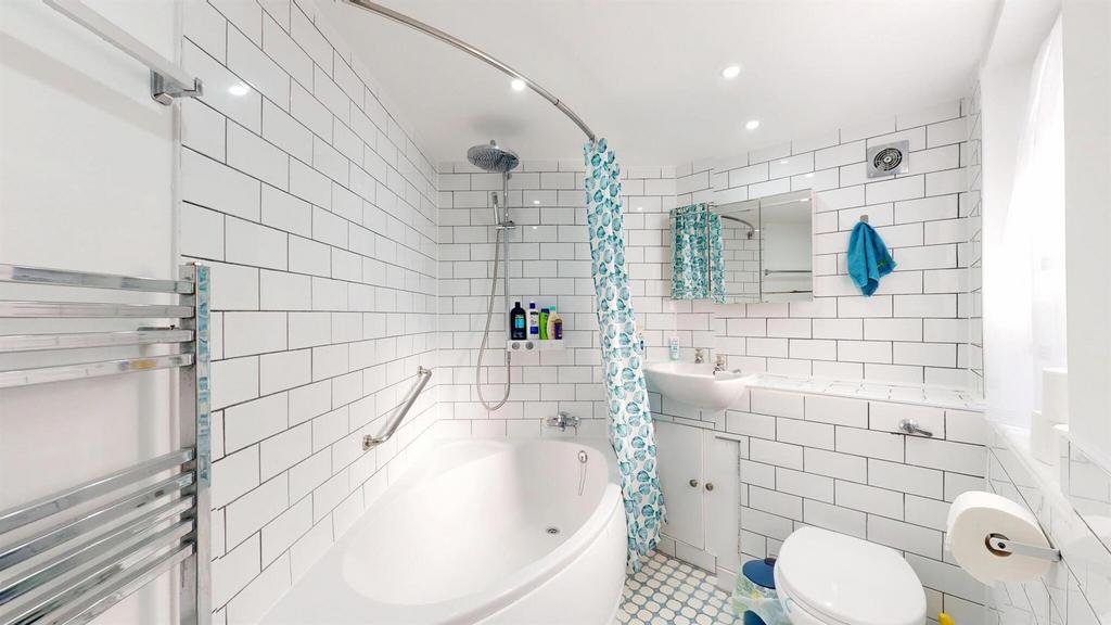 18 KRbathroom.jpg
