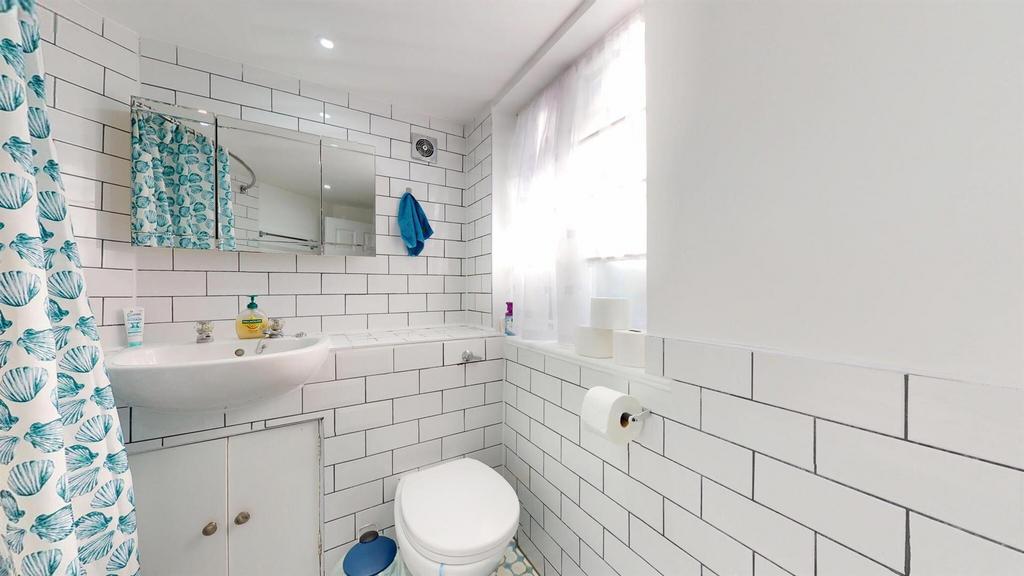 18 KRbathroom3.jpg