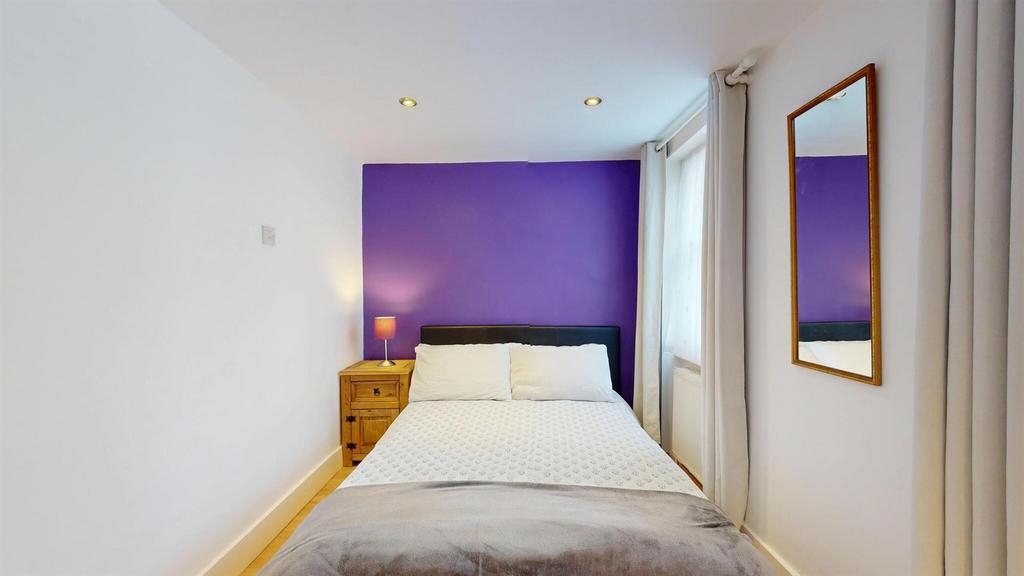 18 KRbedroom2.3.jpg
