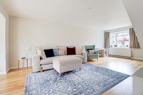 4 bedroom detached house for sale, Cranbourne Drive, Harpenden, Hertfordshire, AL5