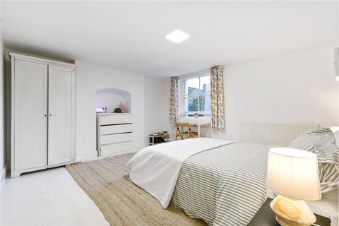 3 bedroom apartment for sale, Milkwood Road, London, SE24