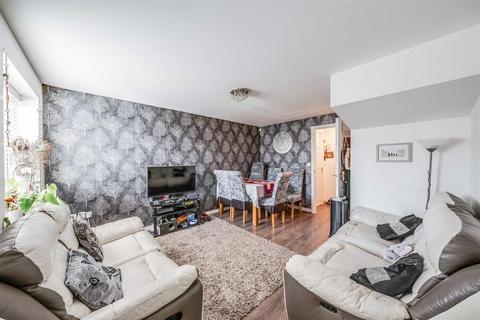 3 bedroom end of terrace house for sale, Ellingham View, Dartford