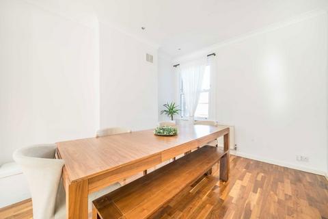 3 bedroom flat for sale, Eckstein Road, London SW11