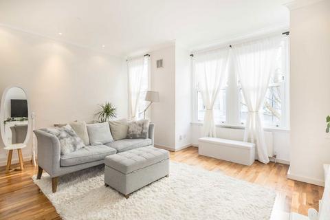 3 bedroom flat for sale, Eckstein Road, London SW11