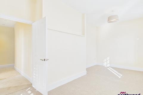 1 bedroom flat for sale, Elms Avenue, Eastbourne, BN21