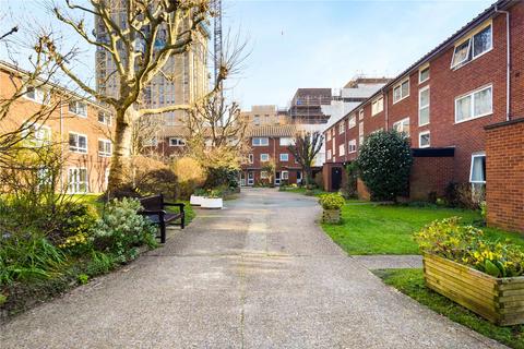 13 Regent Square, London, E3 3HQ