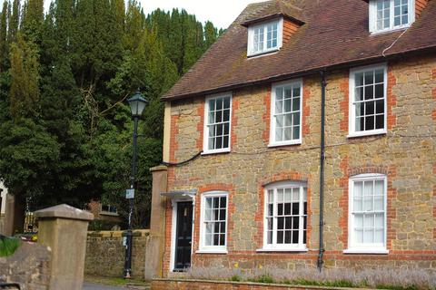 7 bedroom terraced house to rent, Market Place, Midhurst, West Sussex, GU29