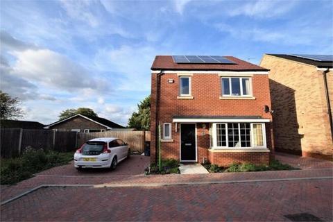 3 bedroom detached house for sale, Crestwood Close, Goldenash, Northampton, NN3 8NR