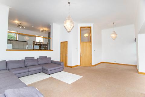 3 bedroom flat for sale, Castle Gardens, Barrock Street, Thurso, Highland. KW14 7GZ