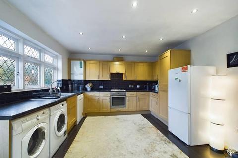 5 bedroom house for sale, Farm Way, Hornchurch