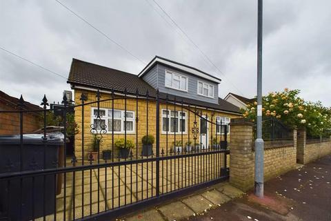 6 bedroom house for sale, Goring Road, Dagenham