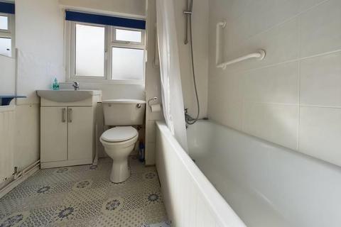 8 Broadhurst Walk, Rainham, RM13 7HD