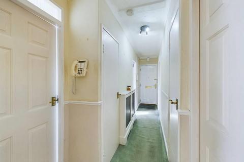 8 Broadhurst Walk, Rainham, RM13 7HD