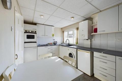 8 Broadhurst Walk, Rainham, RM13 7HD