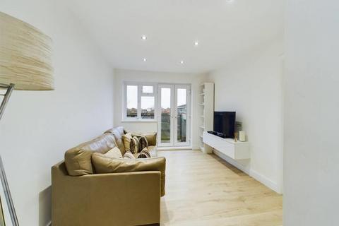 156 Bader Way, Rainham, RM13 7HU