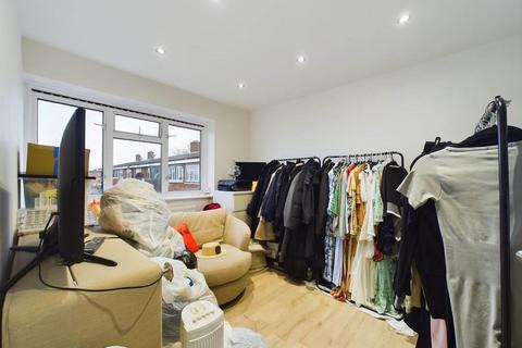 156 Bader Way, Rainham, RM13 7HU