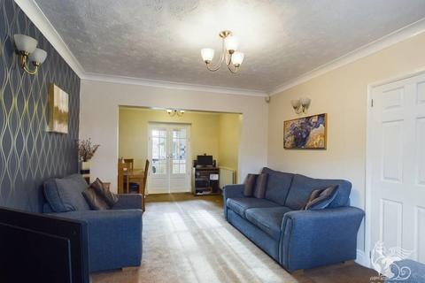 3 bedroom house for sale, Newtons Close, Rainham