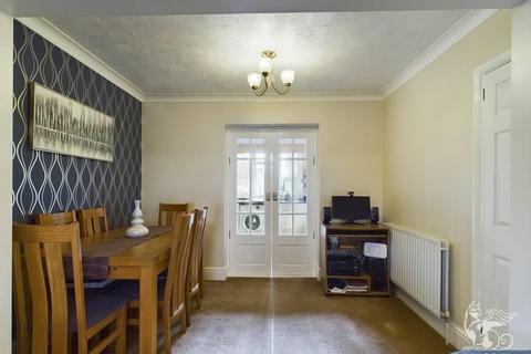 3 bedroom house for sale, Newtons Close, Rainham