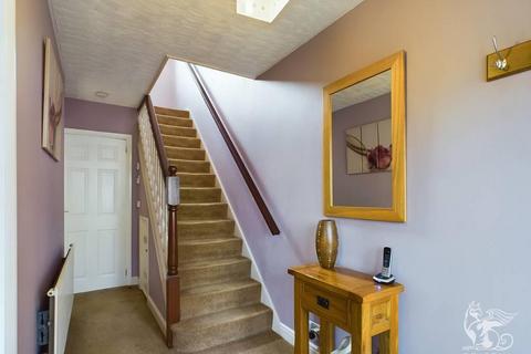 37 Newtons Close, Rainham, RM13 7AX