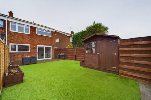 5 Condor Walk, Hornchurch, RM12 5QD