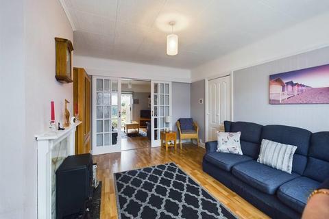 122 Lancaster Drive, Hornchurch, RM12 5SL