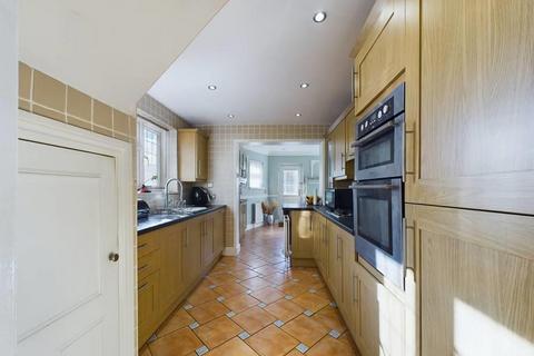 4 bedroom house for sale, Elms Farm Road, Hornchurch